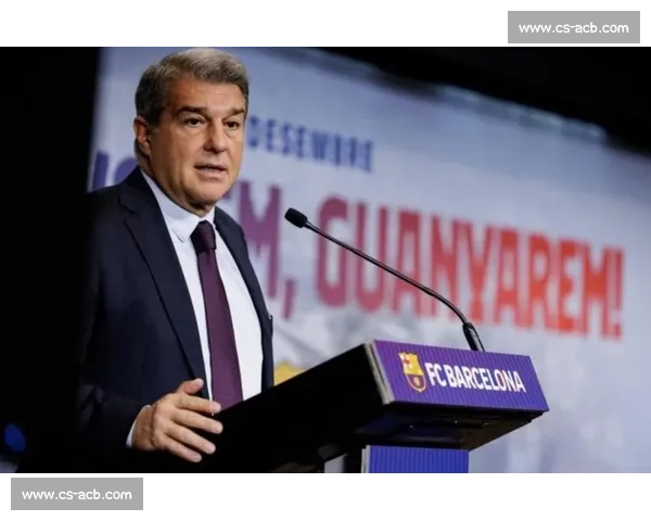 德比失利后,拉波尔塔现身体育城重申支持 德比失利后,拉波尔塔现身体育城重申支持